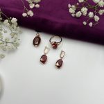 سرویس طلا زنانه با نگین عقیق قرمز – وزن طلای خالص ۷.۶۳ گرم - Image 5