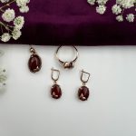 سرویس طلا زنانه با نگین عقیق قرمز – وزن طلای خالص ۷.۶۳ گرم - Image 2
